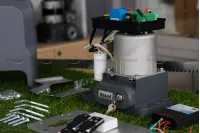 Motor cổng lùa giá rẻ HILAND 600 Motor cổng lùa giá rẻ HILAND 600